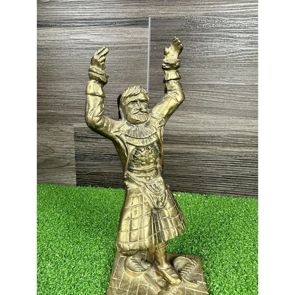 Handmade Brass‎ Bearded soldier With Hands Raised Above made in britian - Picture 2 of 10